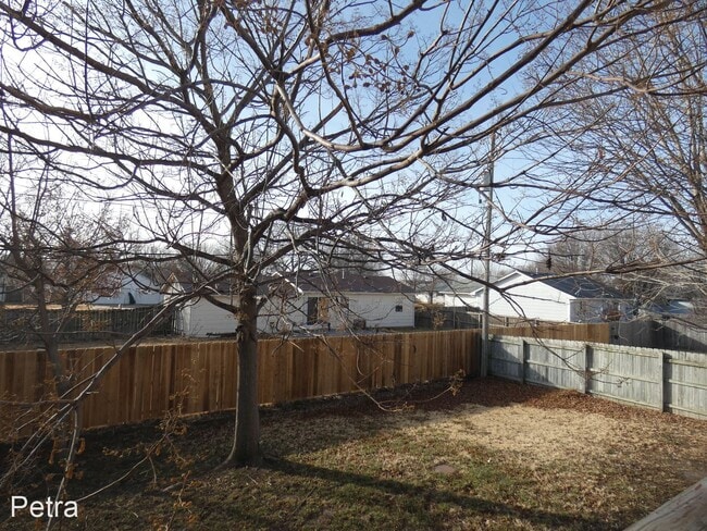 Building Photo - 3 br, 1 bath House - 2813 W Savannah
