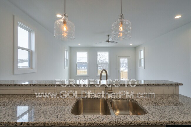 Foto del edificio - 2224 24th Ave N