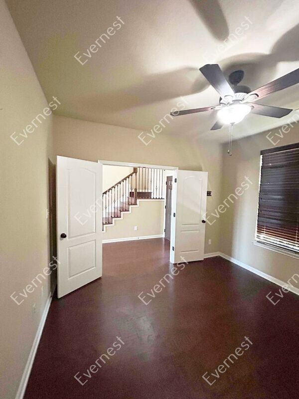 Foto del edificio - 208 Hendelson Ln