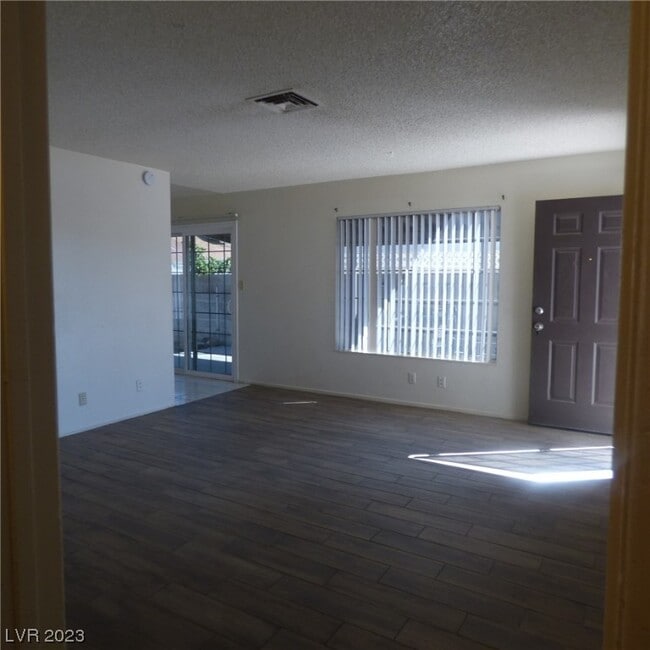 Building Photo - 7066 Forest Vista St