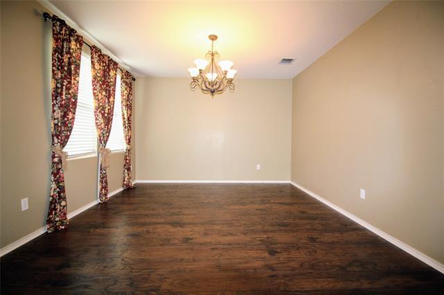 Foto del edificio - 1412 Primrose Ln