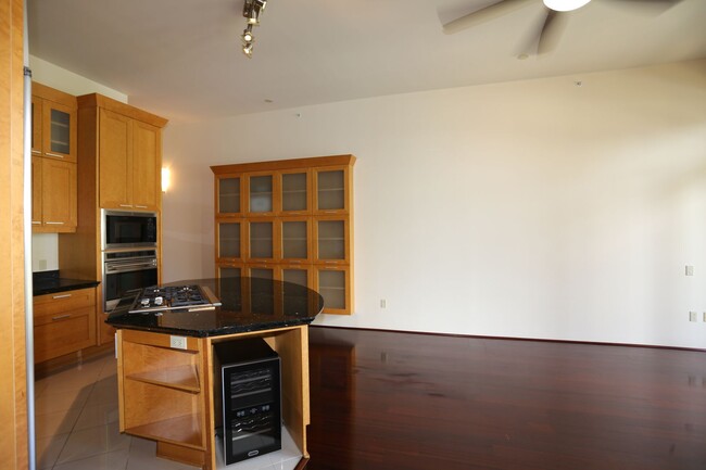 Foto del edificio - Loft at Waikiki - 2 Bdrm/2 Bath/2 Prkg - $...