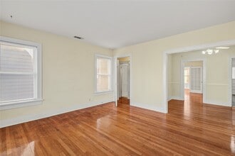 Building Photo - 401 W Clay St