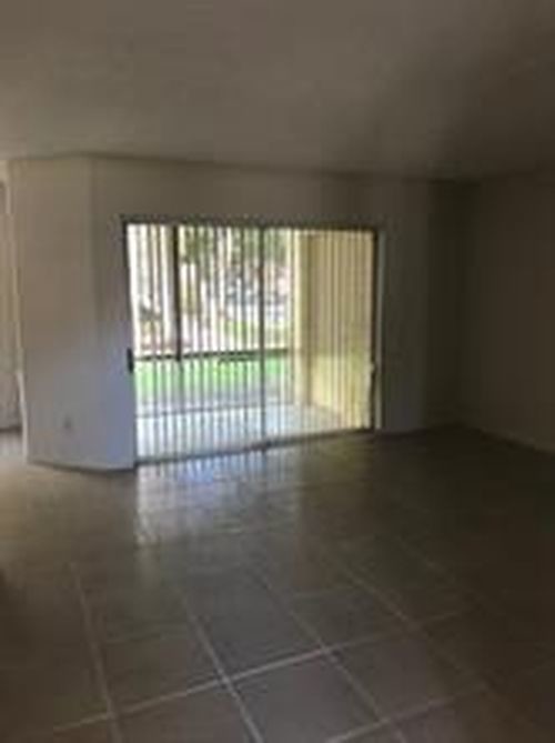 Building Photo - 990 Coral Club Dr