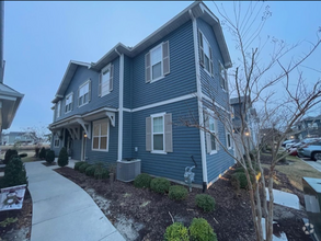 Building Photo - 4028 Trenwith Ln