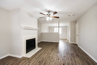 Building Photo - 6923 Echo Pines Dr