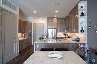 1BR, 1BA - 828 SF - The Grand at the Domain