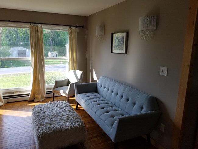 living room - 45 Broad St