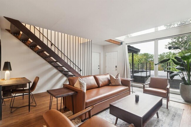Foto del edificio - 1501 Rockdale Cir