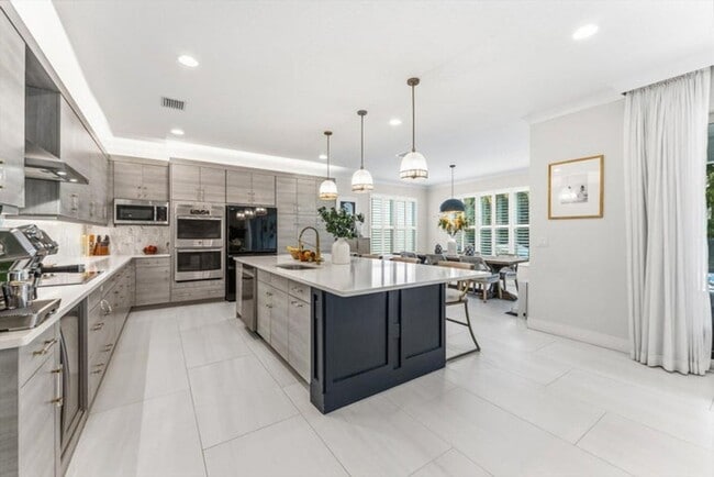 Building Photo - 15398 Sandy Beach Terrace