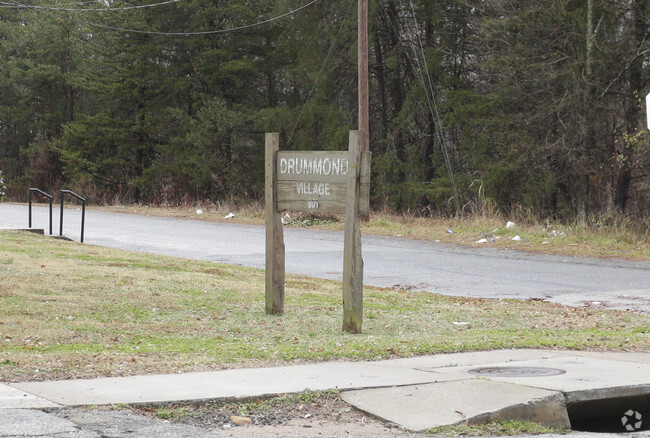 Foto del edificio - Drummond Village Apartments