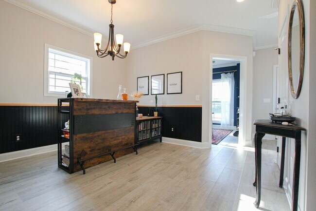 Building Photo - Pet Friendly in Sango!