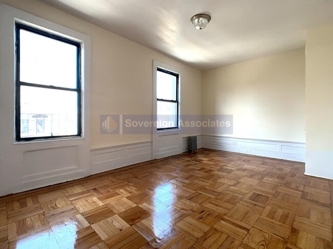 Foto del edificio - 270 Fort Washington Ave
