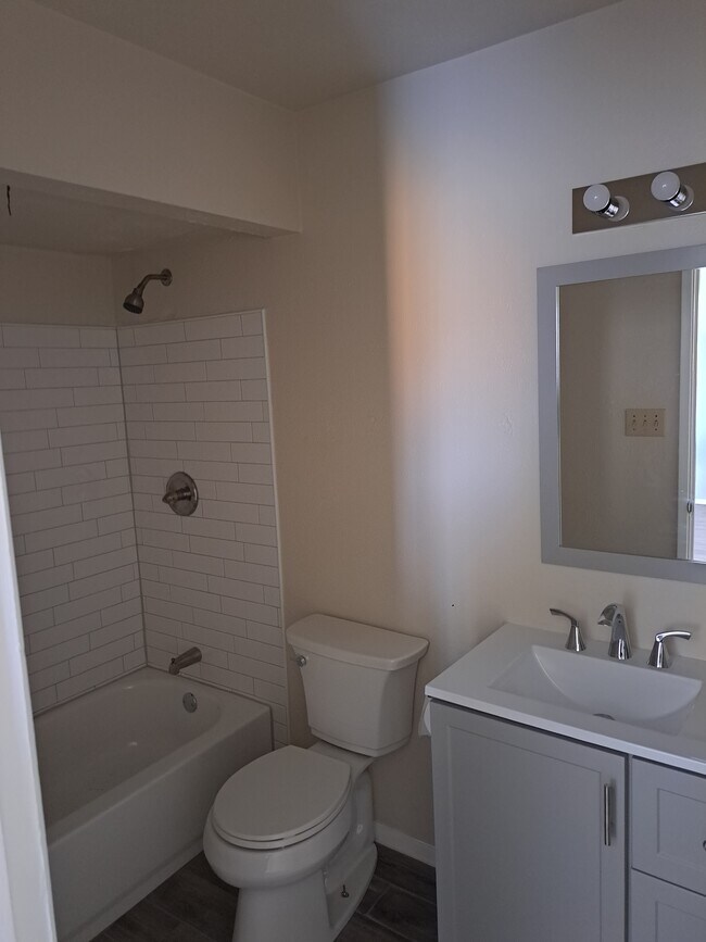 Foto del edificio - 7005 Sandybrook Dr