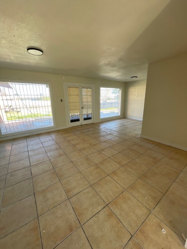 Foto del edificio - 3405 Olympic Ave