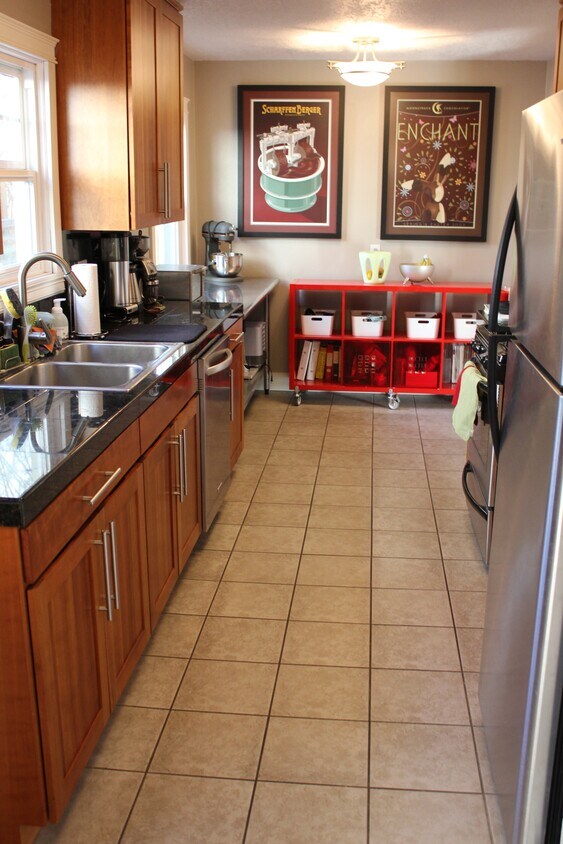 Primary Photo - 400 NE 44th Ave