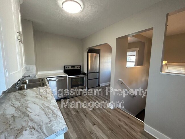 Foto del edificio - 1729 Patterson Rd