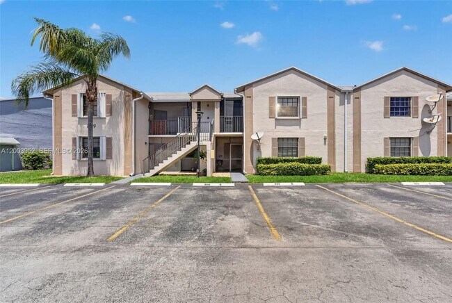 Foto del edificio - 889 Hamilton Dr