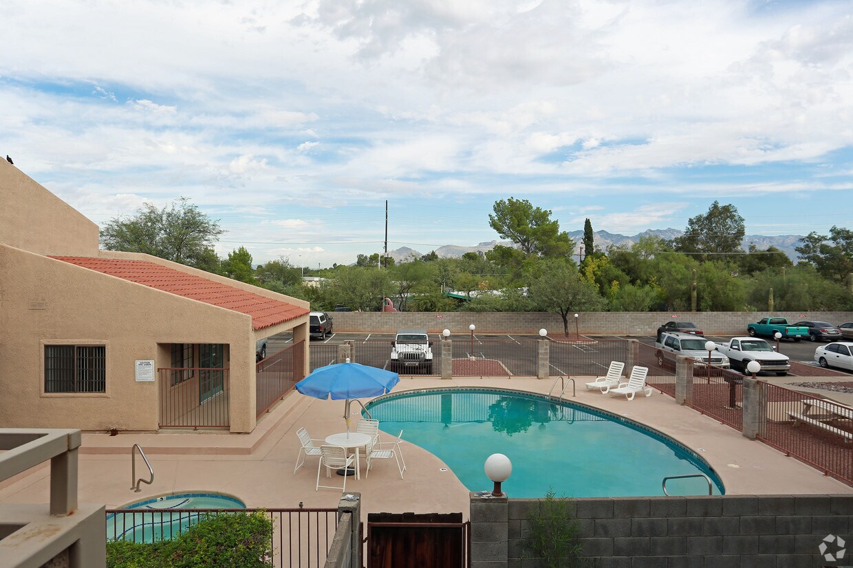 Broadmoor Apartments Tucson, AZ