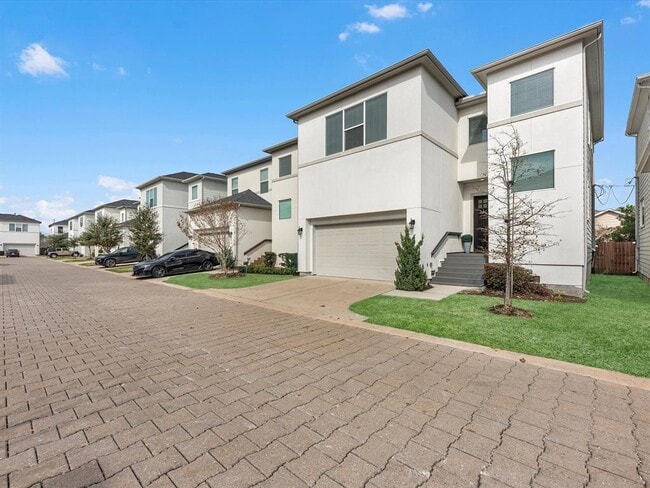 Building Photo - 410 Yale Oaks Ln
