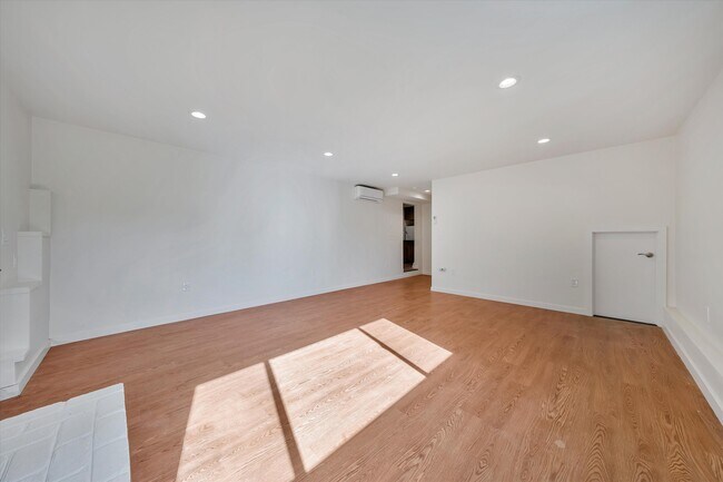 Building Photo - 3614 Farm Hill Blvd