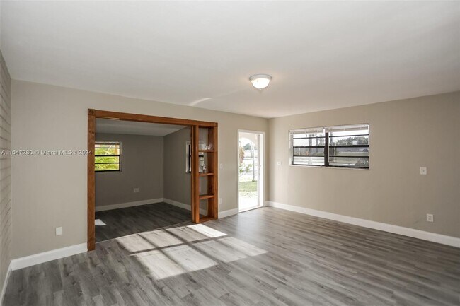 Foto del edificio - 5835 SW 117th Ave
