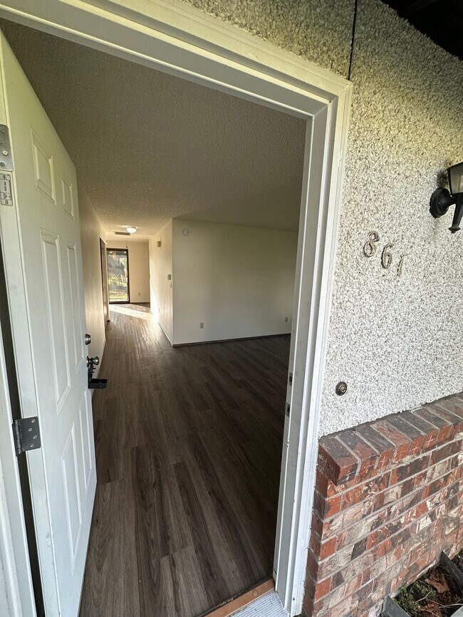 Foto del edificio - 2 Bedroom, 1 Bathroom Duplex in Blaine