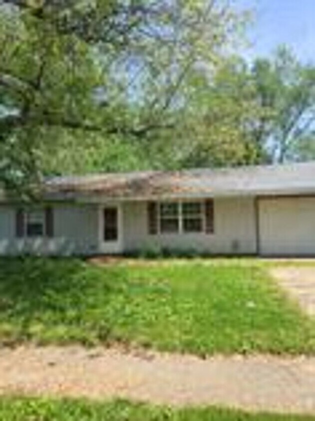 Primary Photo - 610 Dogwood Dr