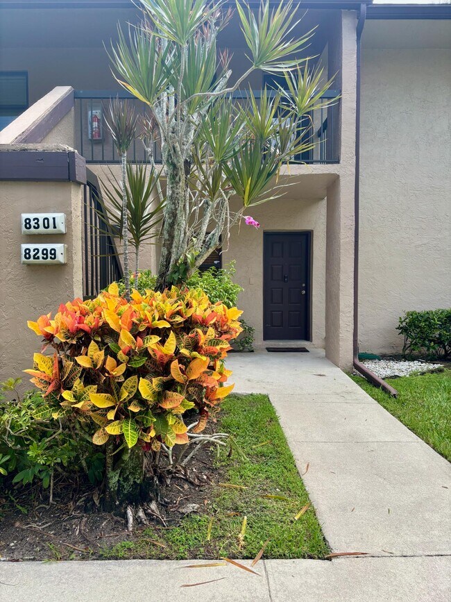 Foto del edificio - 8299 Boca Glades Blvd E
