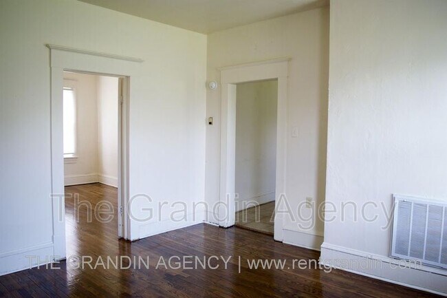 Building Photo - 2311 Hanover Ave NW