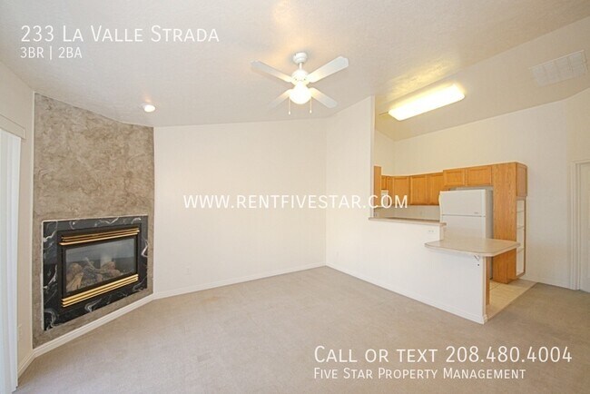 Foto del edificio - 233 La Valle Strada Ln