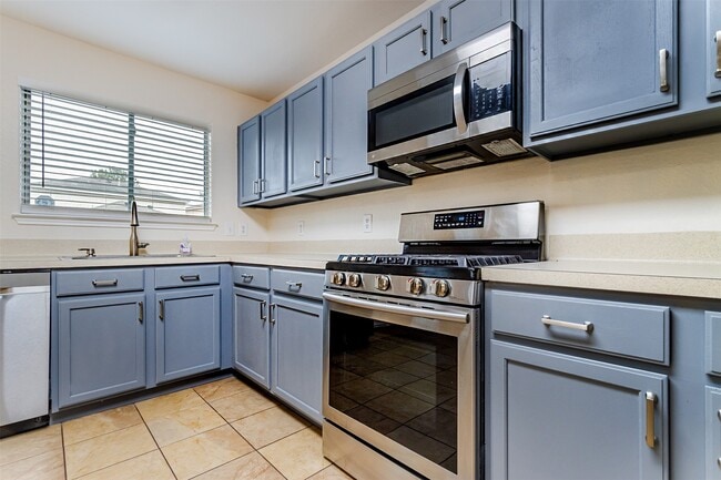 Building Photo - 2830 Katy Briar Ln