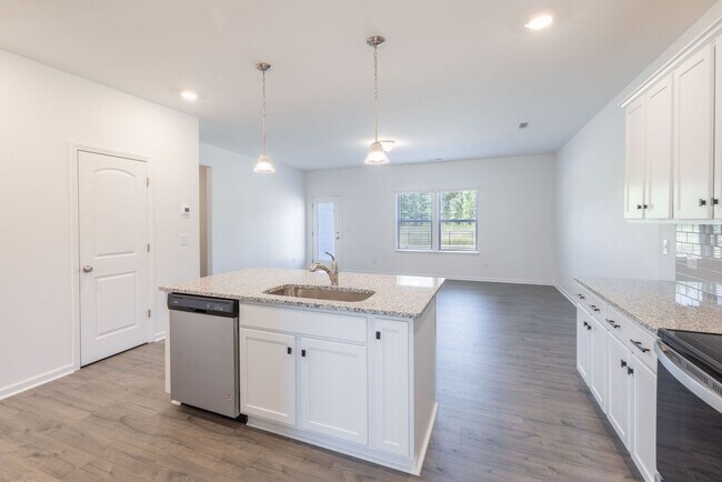 Foto del edificio - Beautiful 4 Bedroom Home Piedmont School D...