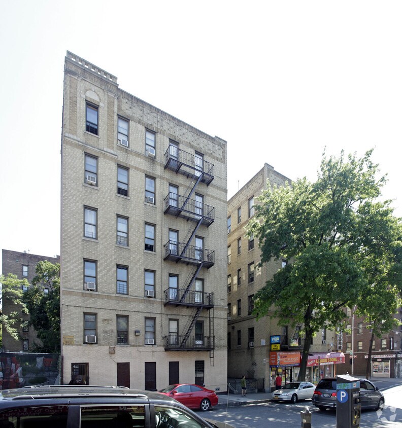 Foto del edificio - 325 E 194th St