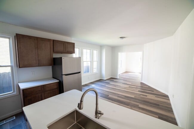 Building Photo - 107 N 13th St