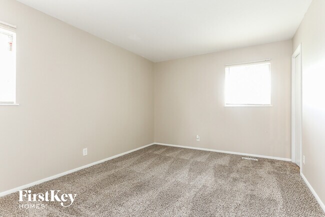 Building Photo - 317 E Schaumburg Rd