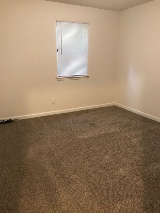 Foto del edificio - 8826-8826 Ridgemoore Ct