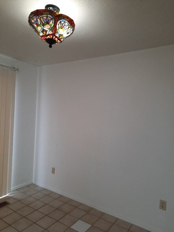 Foto del edificio - 3760 W 4875 S