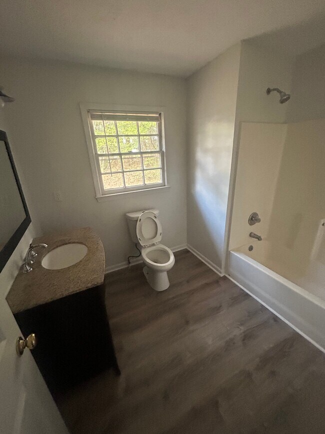 Foto del edificio - 15 Mona Pl