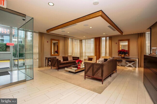 Foto del edificio - 12025 New Dominion Pkwy