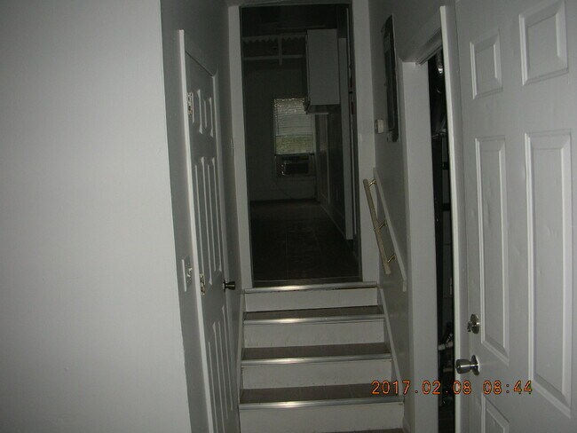 Building Photo - 402 S 11th St