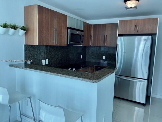 Foto del edificio - 300 S Biscayne Blvd