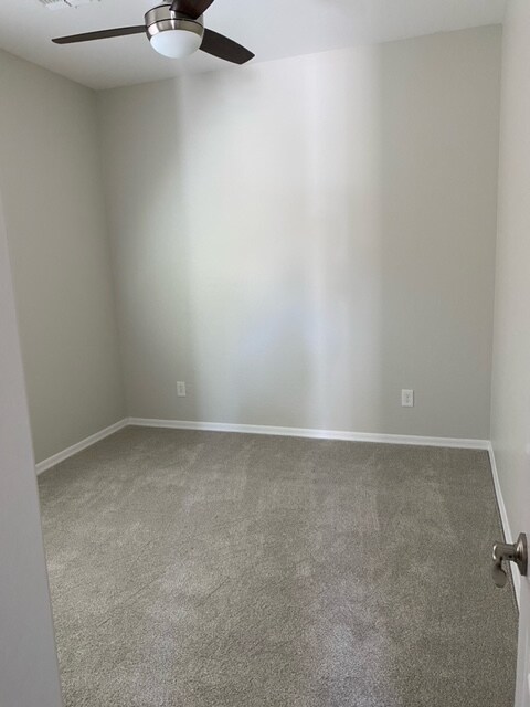 Building Photo - 4555 W Federal Way