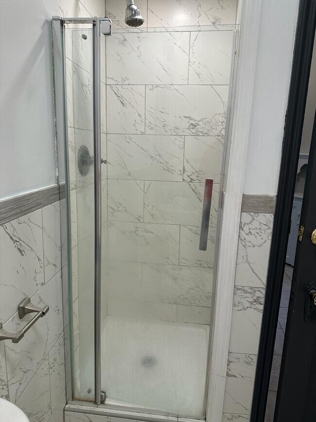 Stand Up Shower In Bathroom - 9403 Avenue A