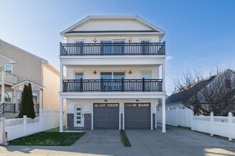 Building Photo - 550 E Harrison St