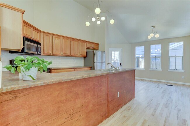 Foto del edificio - 13553 W 65th Pl