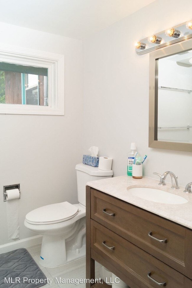 Building Photo - 902 Dryden Ct