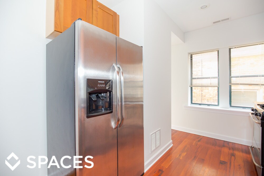 Primary Photo - 3007 W Gunnison St
