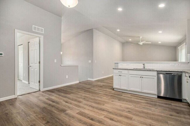 Foto del edificio - 3143 Alder Dr SW