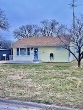 Building Photo - 1103 Hillary Ave